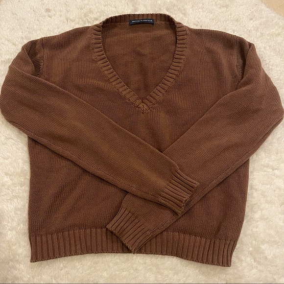 Brandy Melville Sweaters - BRANDY MELVILLE SWEATER